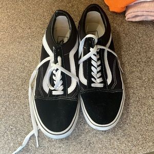 black size 9 old skool stackform shoe- vans
